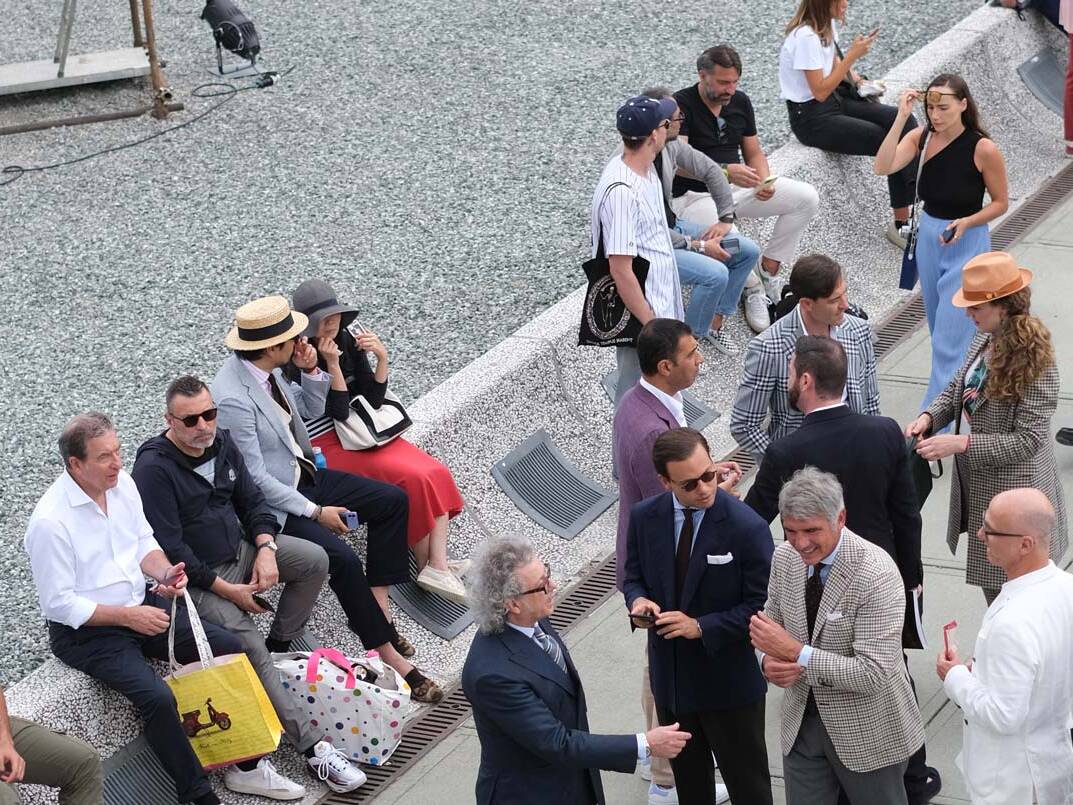 how gentlemen dress on the street